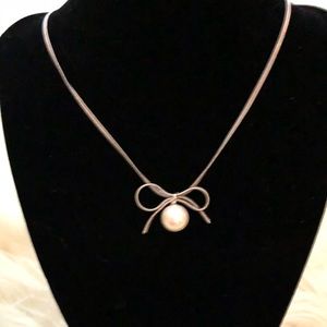 Pearl Bow silver necklace